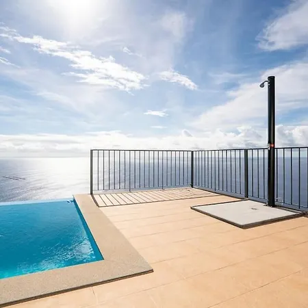 Marina View - Pool & Stunning Ocean View 아파트