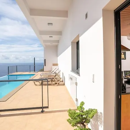 Marina View - Pool & Stunning Ocean View *