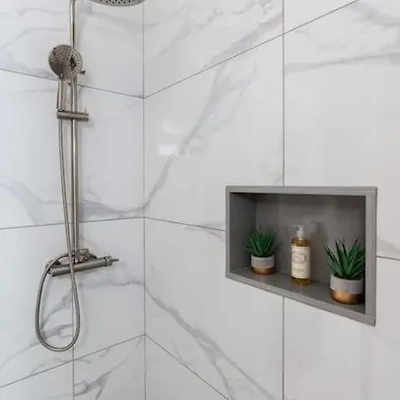 Marina View - Pool & Stunning Ocean View 아파트 *