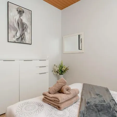 Apartman Marina View - Pool & Stunning Ocean View *