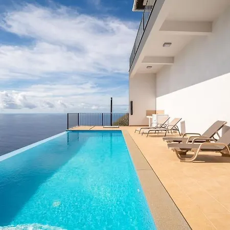 Marina View - Pool & Stunning Ocean View شقة *