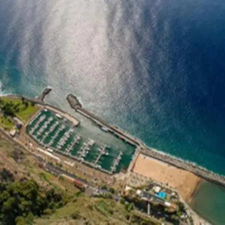 Marina View - Pool & Stunning Ocean View شقة