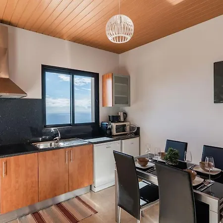 Marina View - Pool & Stunning Ocean View *