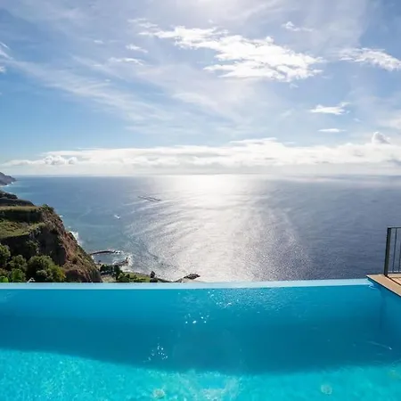 Marina View - Pool & Stunning Ocean View Apartamento