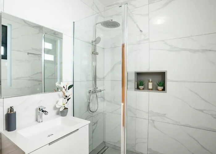 Apartmán Marina View - Pool & Stunning Ocean View *