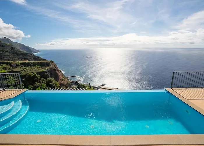 Apartmán Marina View - Pool & Stunning Ocean View *