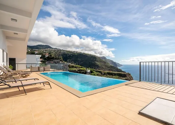 Apartmán Marina View - Pool & Stunning Ocean View *