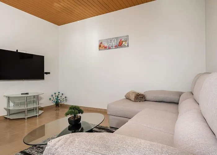 Marina View - Pool & Stunning Ocean View * Calheta (Madeira)