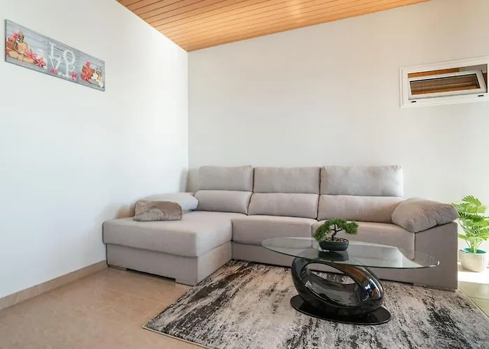 Marina View - Pool & Stunning Ocean View * Calheta (Madeira)