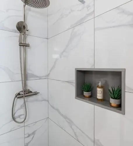 Marina View - Pool & Stunning Ocean View Apartmán *