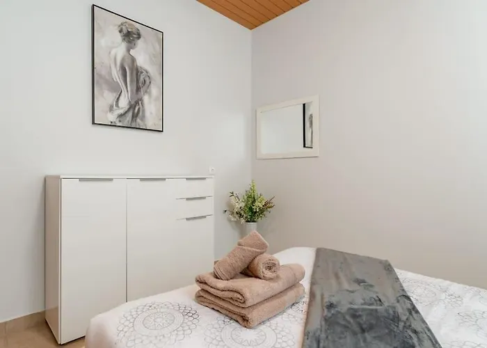 Apartmán Marina View - Pool & Stunning Ocean View *